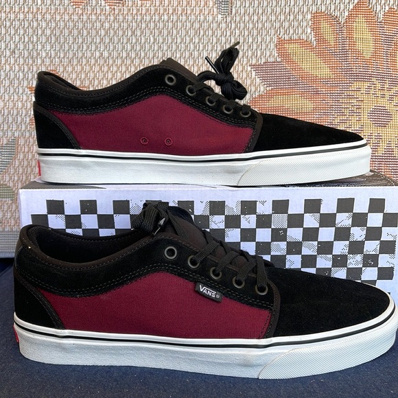 Vans WMNS Skate Chukka Low 
Port/Black
VN0A4BX402Y
Sneakers - athletic shoes - Picture 2 of 16